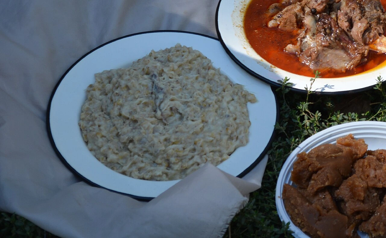 Keşkek; günümüzde hazırlanmış bir örnek.