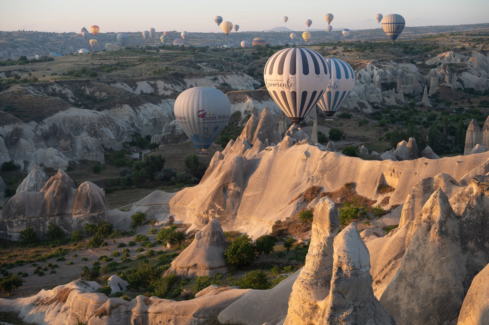 Göreme çevresinde sıcak hava balonları