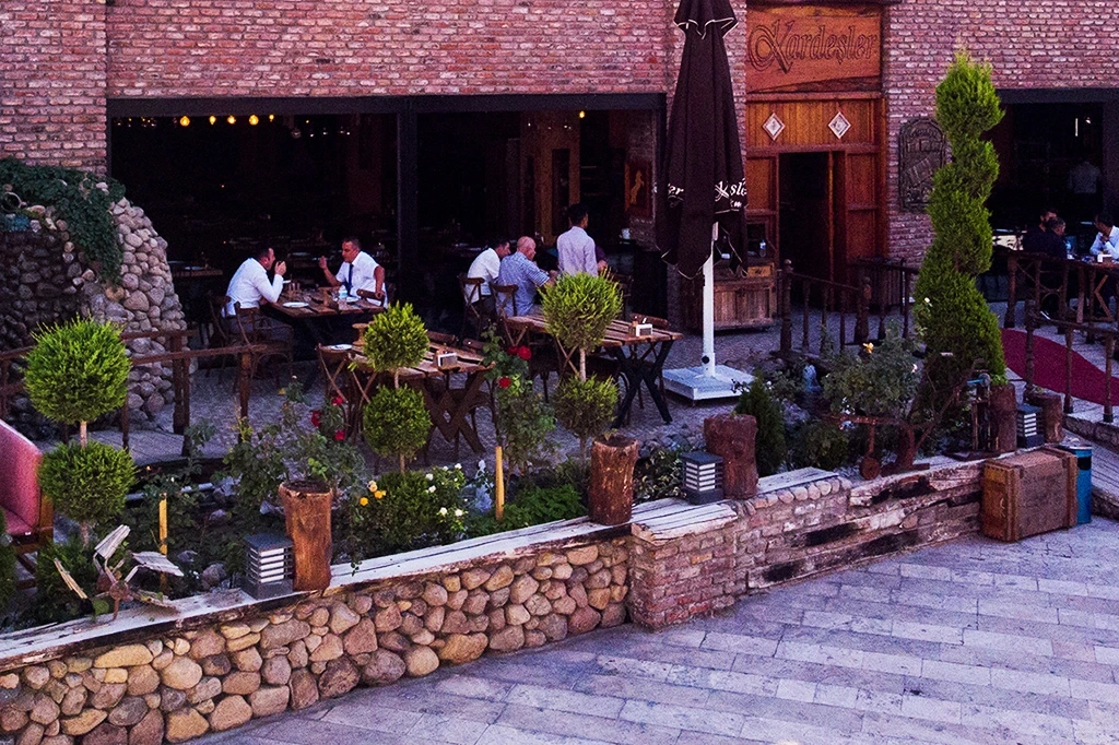 Kardeşler Restoran garden seating, matching +90 382 2120333 branch